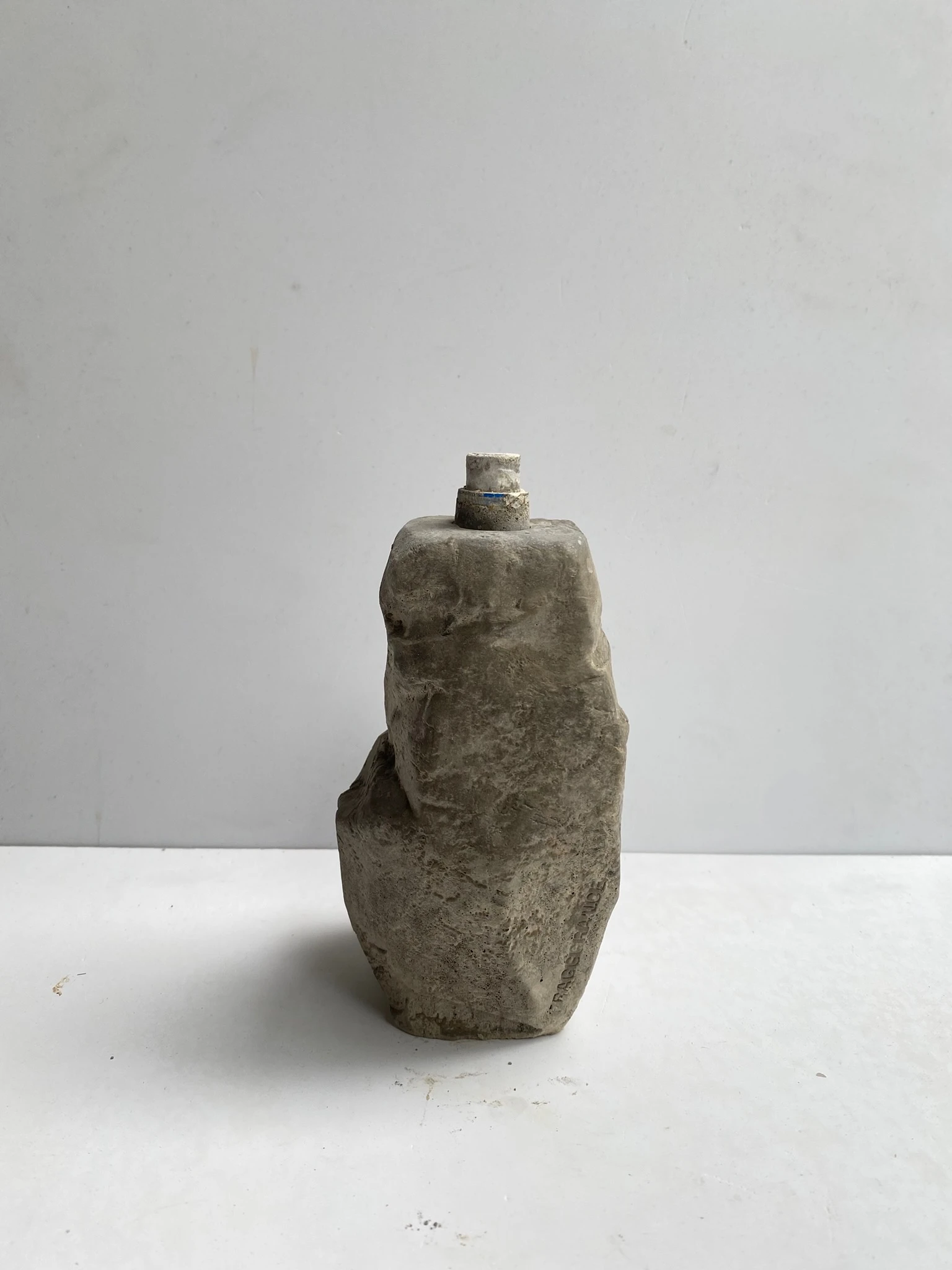 Concrete bottle cast 4